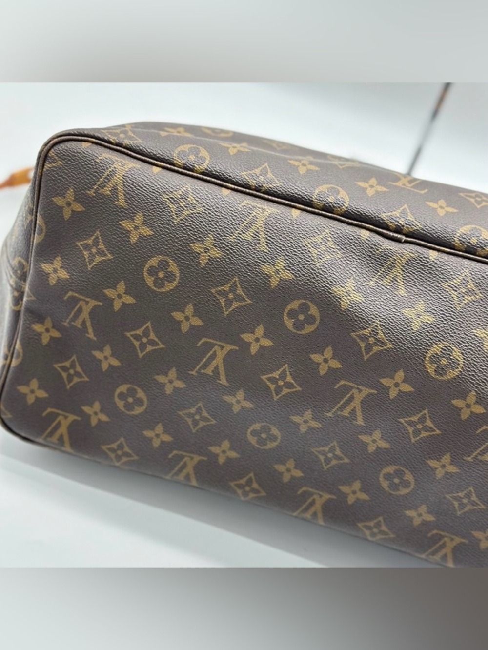 Louis Vuitton 
LV Monogram Neverfull GM - Picture 10 of 15